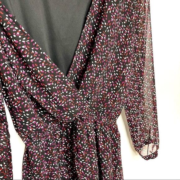 Express abstract print long sleeve surplice romper - Picture 4 of 16